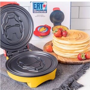 Iron Man Waffle Maker by Eat Universe Marvel NEW IN BOX NWT